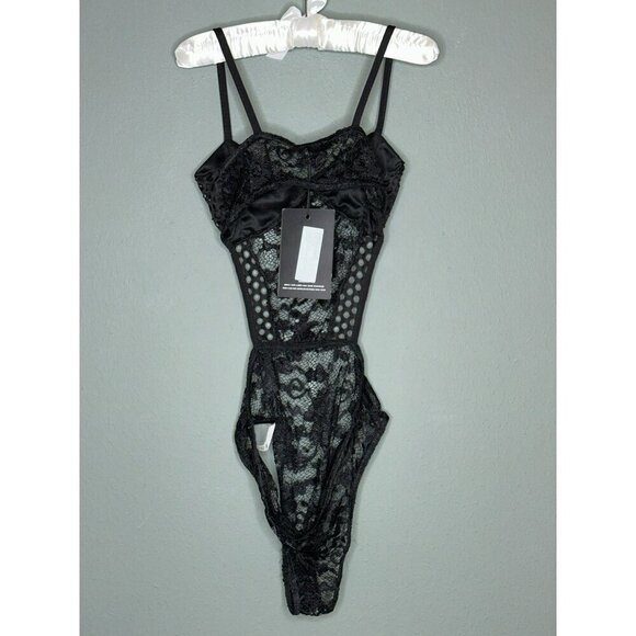 PRETTYLITTLETHING Black Lace Fishnet Panel Open Back Thong Bodysuit Women's 2 NW - Picture 1 of 12